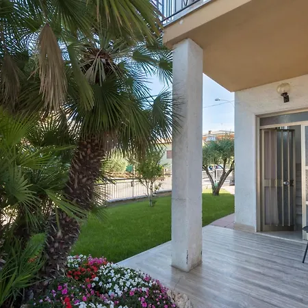 Apartment La Maison De Mely With Garden Sandra