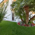 아파트 La Maison De Mely With Garden *
