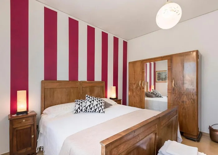 Apartman La Maison De Mely With Garden Sandra