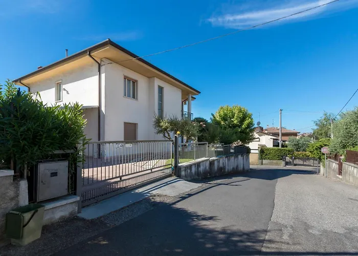 Apartman La Maison De Mely With Garden