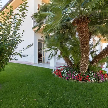 Apartamento La Maison De Mely With Garden Sandrà