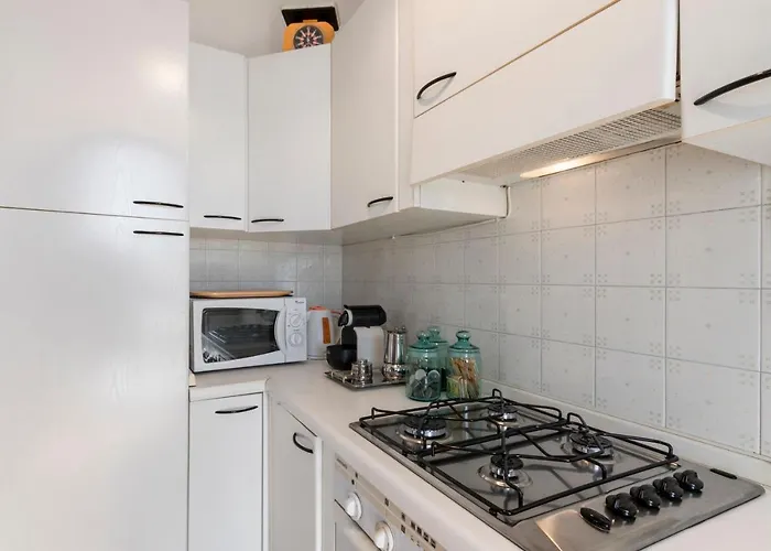 La Maison De Mely With Garden Apartment